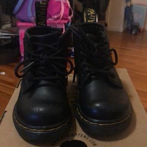 Dr martens black size 5 toddler